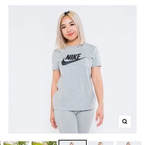 Nike Essential Sportswear Tee